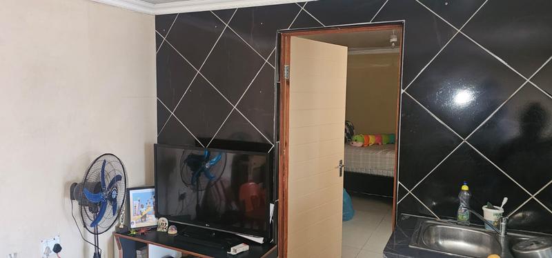 9 Bedroom Property for Sale in Mandalay Western Cape